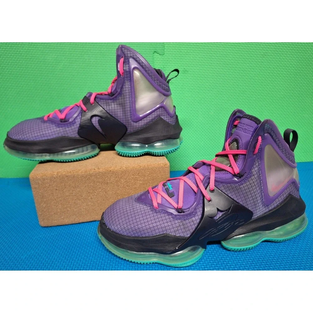 Nike Lebron 19 XIX Sneakers DJ Bron Wild Berry Shoes Us Size 10 Men's CZ0203-500